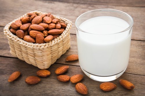 almond-milk-benefits